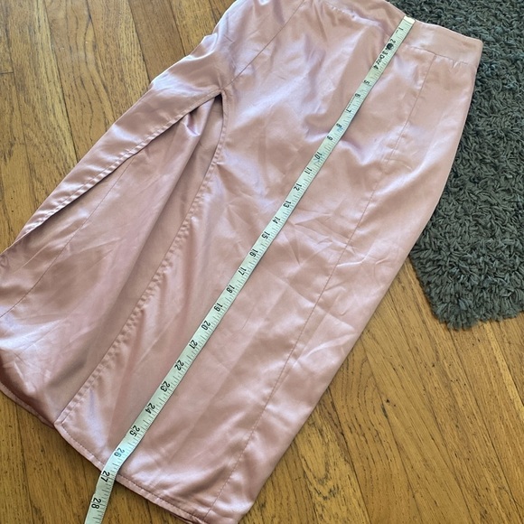 Oh Polly THIGHS THE LIMIT SPLIT SATIN PINK BLUSH Skirt Size 2 - Picture 12 of 12